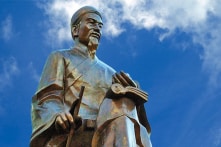 Bậc sư biểu bên bờ Tuyết Giang