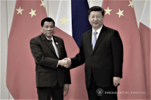 Duterte hứa hẹn ‘chia chác biển Đông’ với Tập Cận Bình