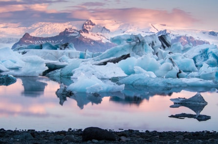 Vì sao Iceland phải nhập khẩu đá từ nước ngoài?