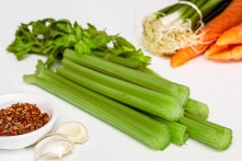 8 lợi ích sức khỏe bất ngờ của cần tây và hạt cần tây